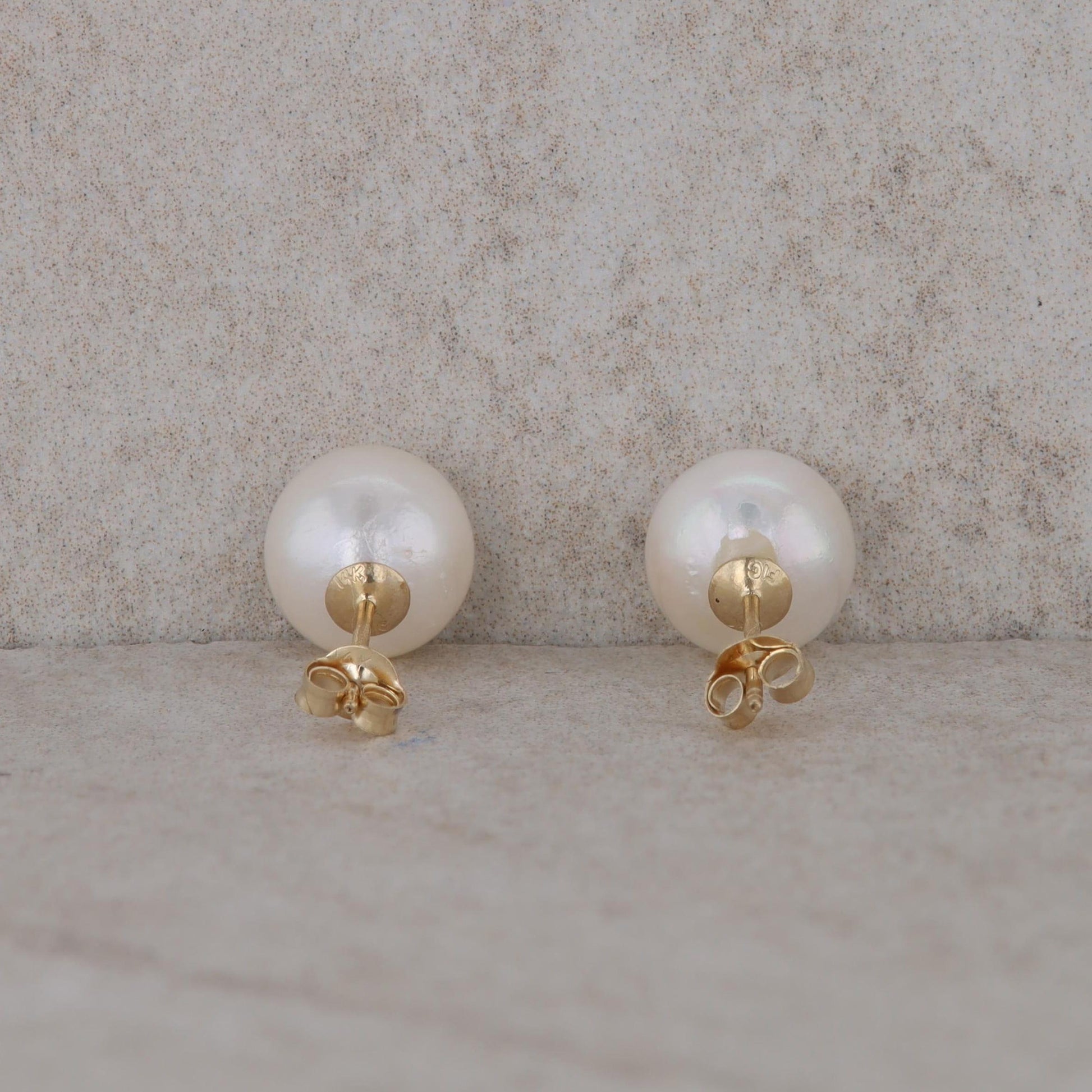 14k Yellow Gold Freshwater Cultured Pearl Stud Earring