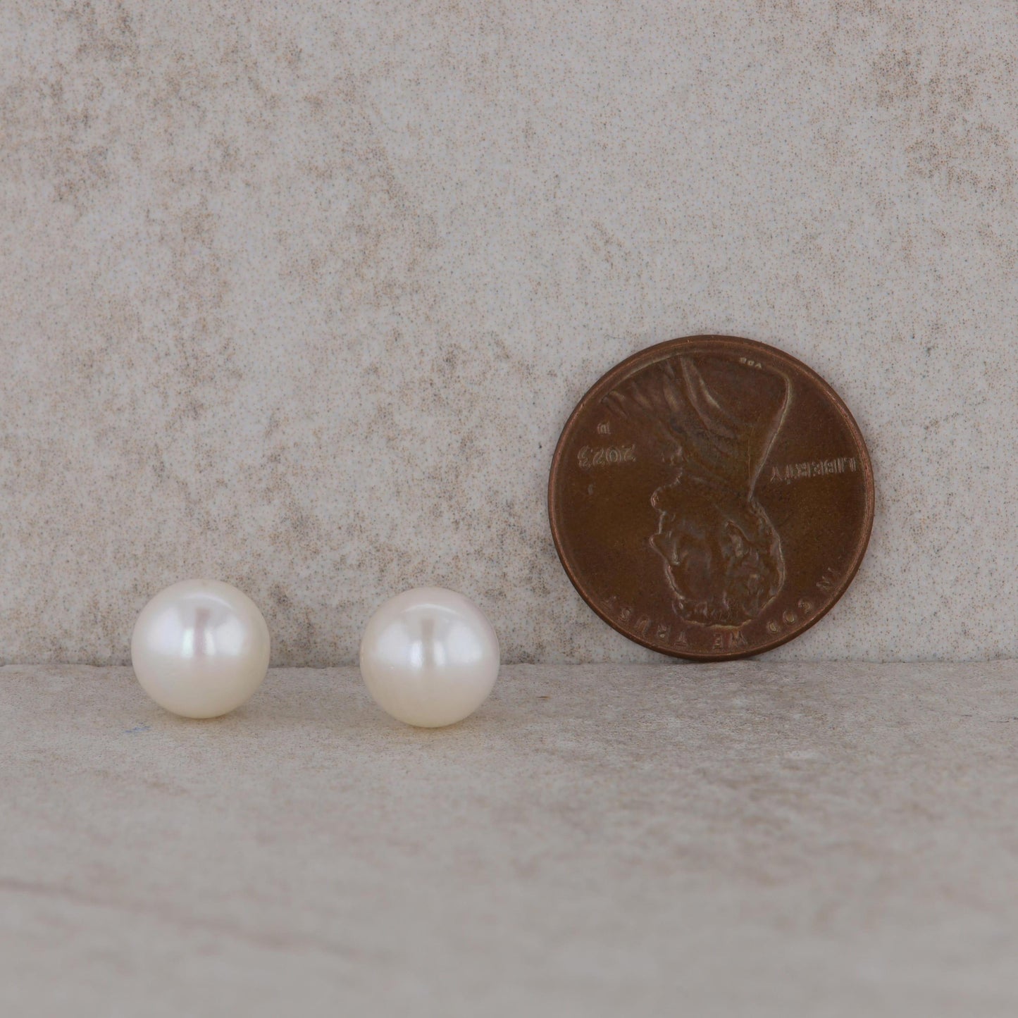 14k Yellow Gold Freshwater Cultured Pearl Stud Earring