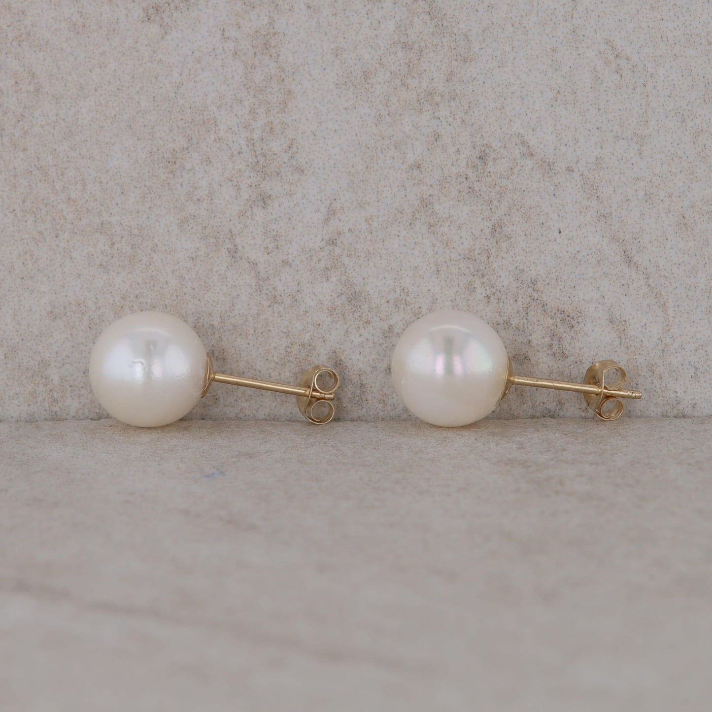 14k Yellow Gold Freshwater Cultured Pearl Stud Earring