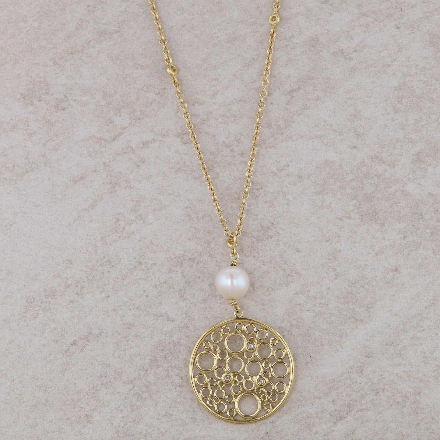 18k Yellow Gold Diamond and Cultured Pearl Filigree Round Gold Disc Necklace