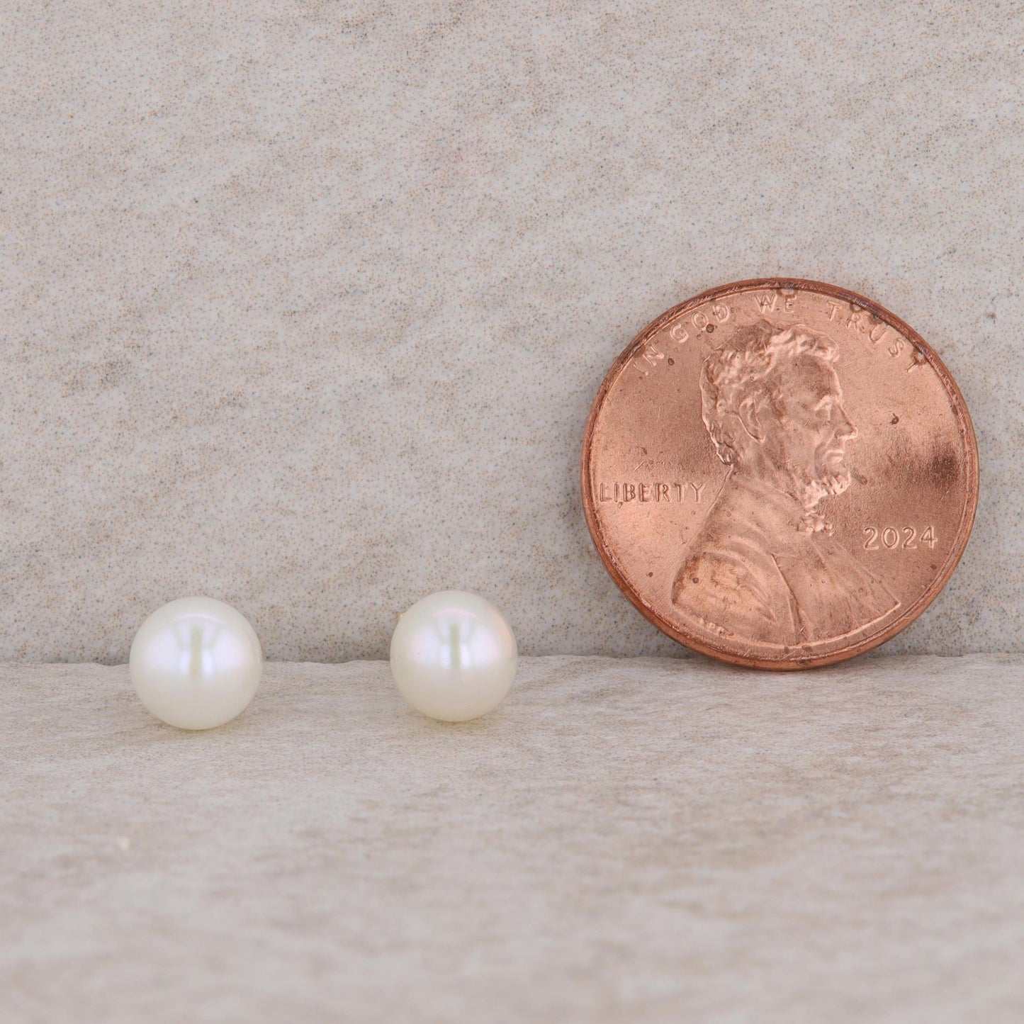 14k Yellow Gold 6-6.5mm Freshwater Cultured Pearl Stud Earrings