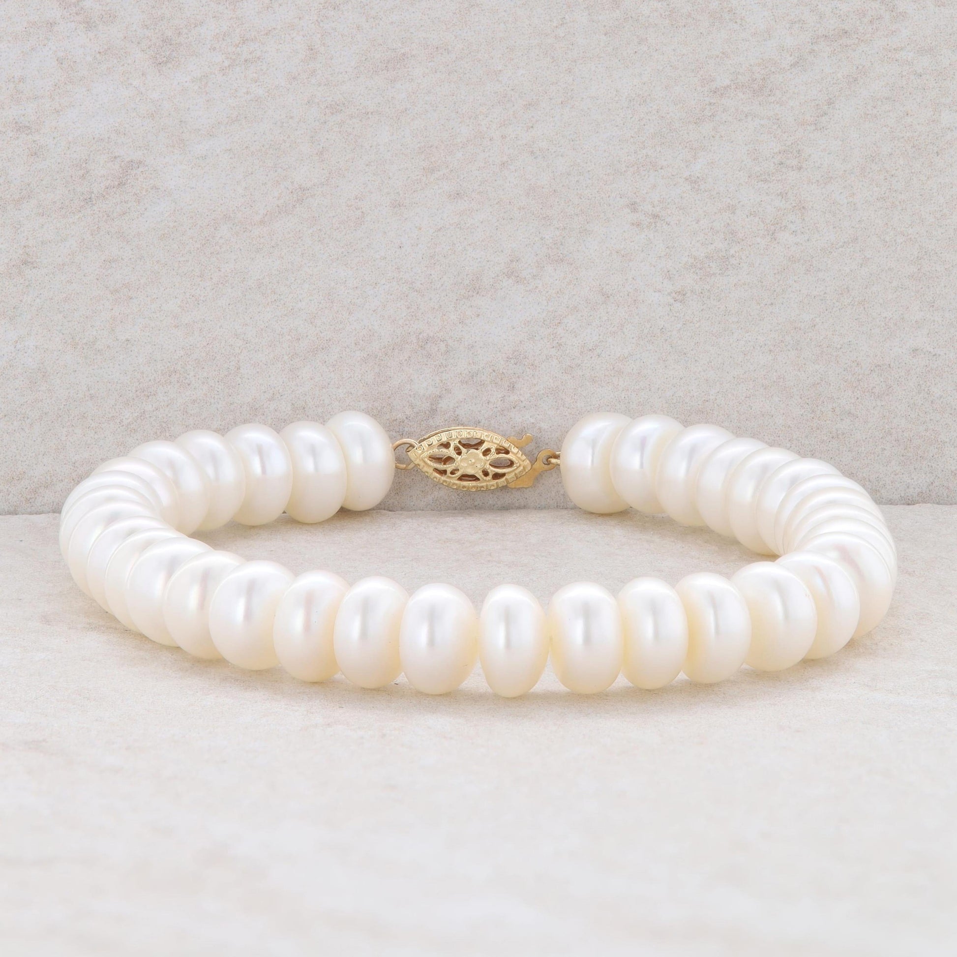 14k Yellow Gold Freshwater Cultured Pearl with Filigree Clasp Bracelet