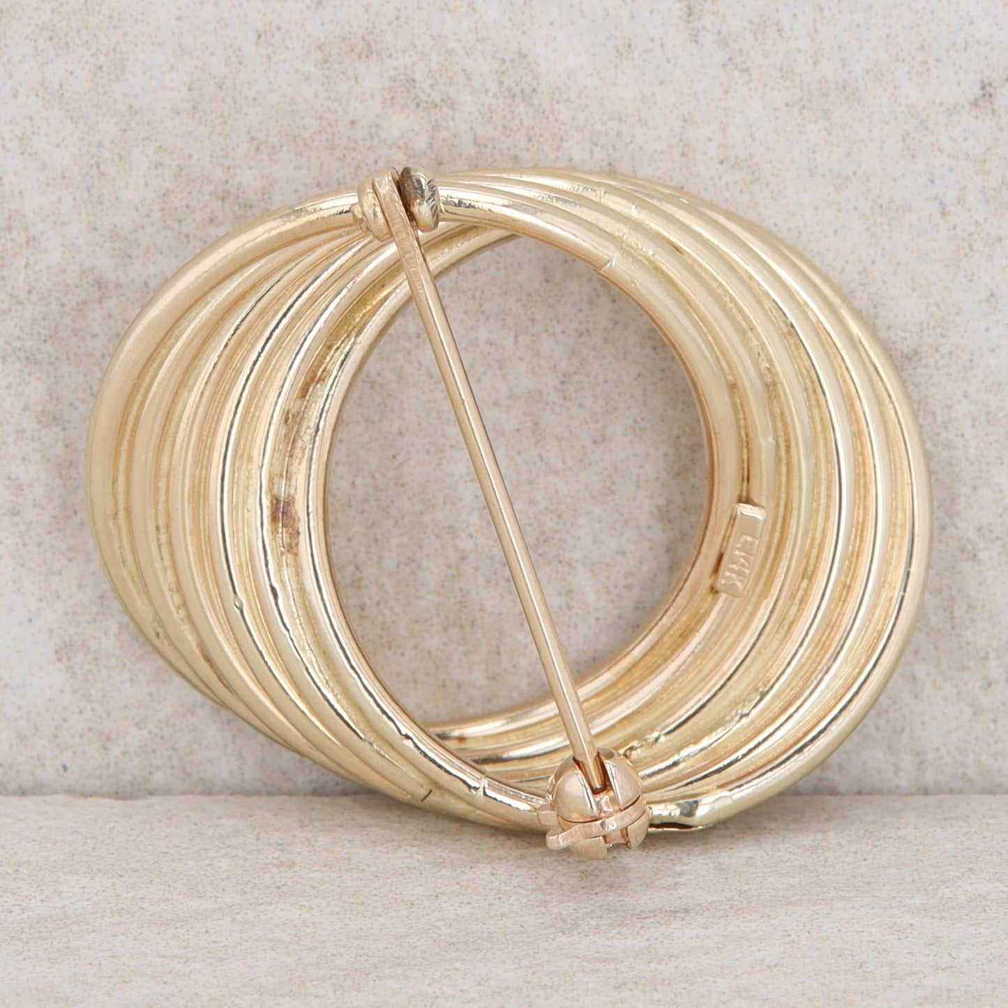 14k Yellow Gold Six Ribbed Twisted Round Brooch 2.7g