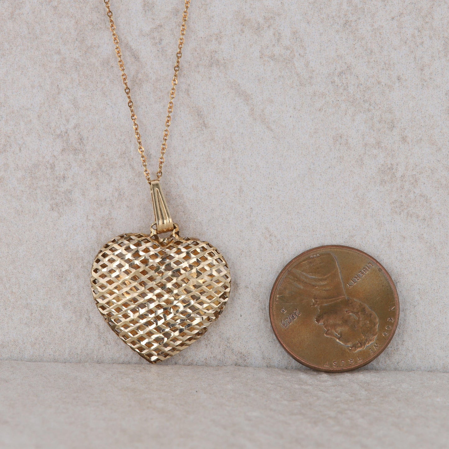 14k Yellow Gold Hollow Textured Heart Necklace 1.9g