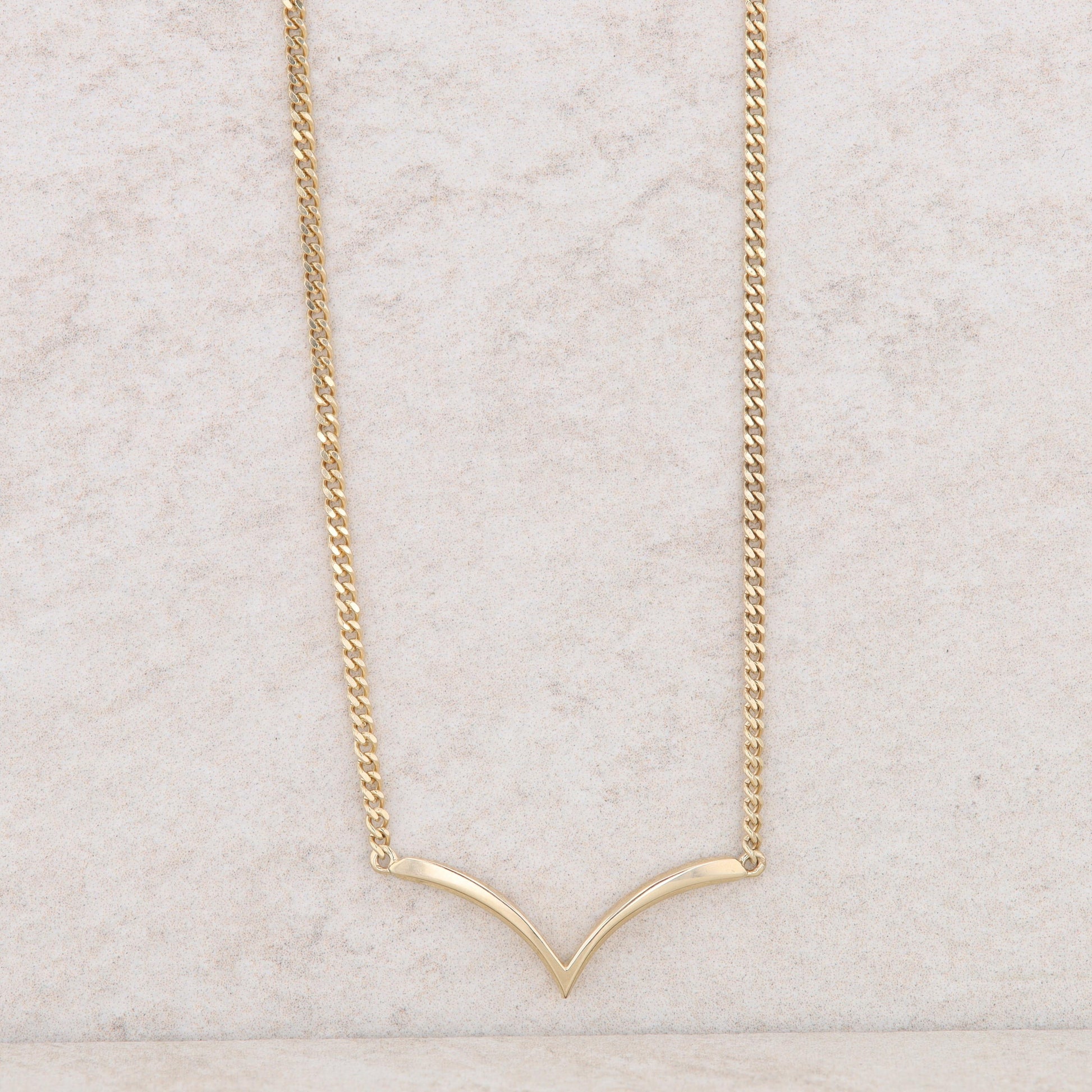 14k Yellow Gold V Shaped Necklace 16" 4.7g