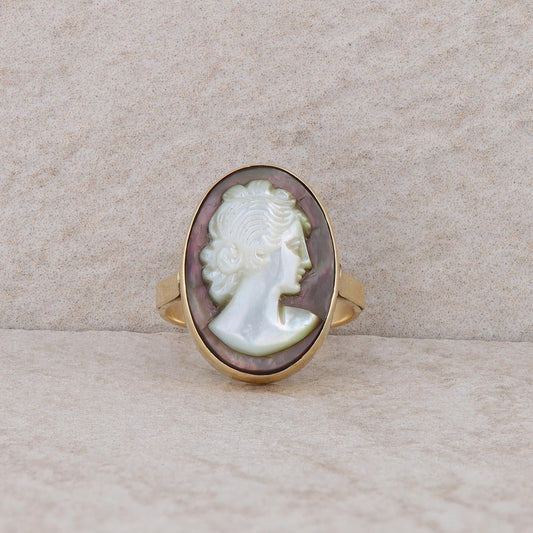 14k Yellow Gold Mother of Pearl Cameo Ring