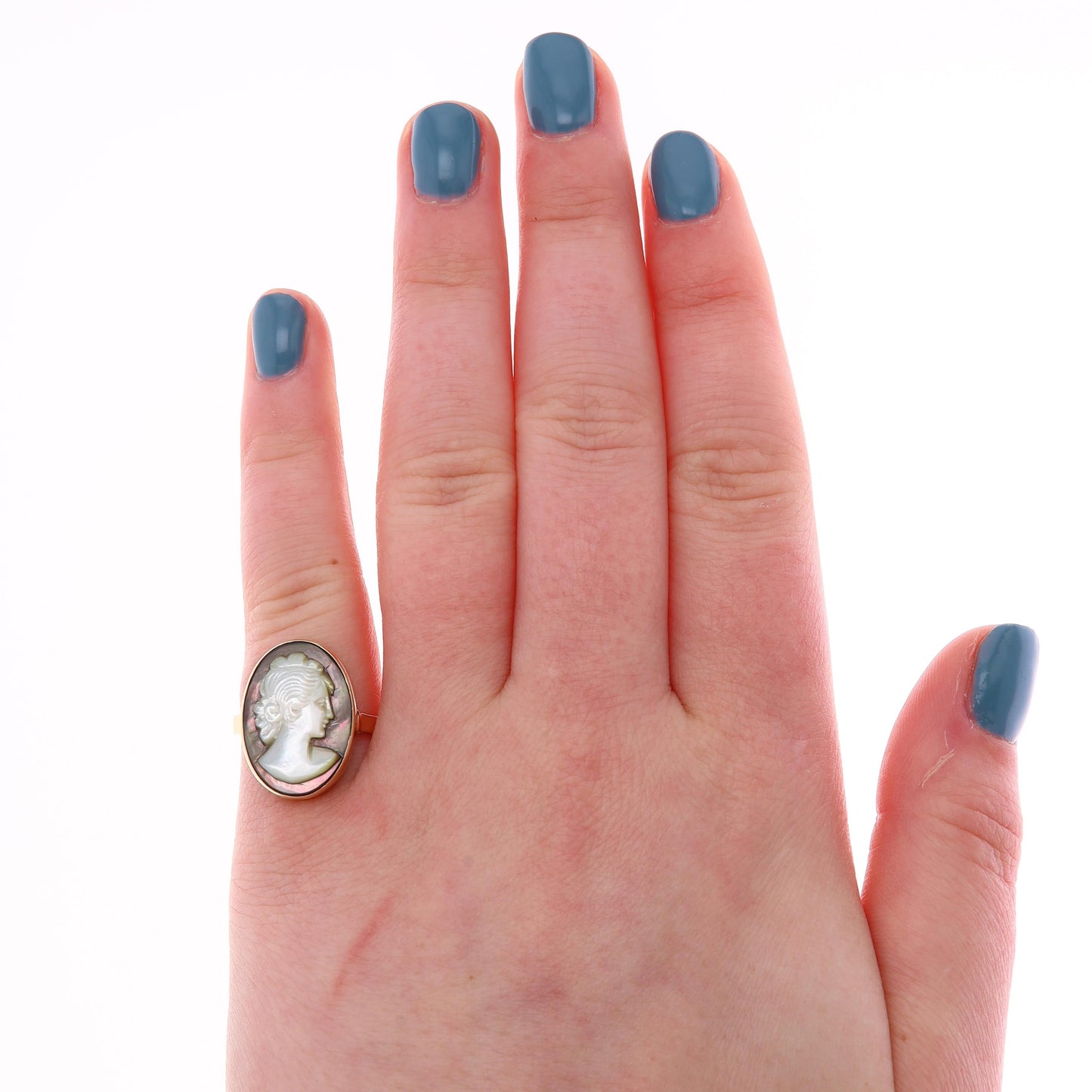 14k Yellow Gold Mother of Pearl Cameo Ring